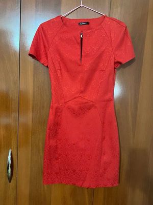 Красное платье короткое