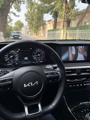 Kia k5.