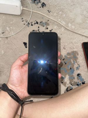 Galaxy A15 срочно проодаю в хорошем состоянии пямять хорошая в идеале
