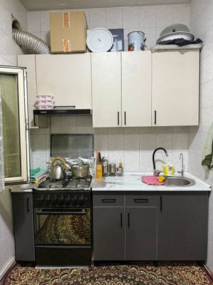 Uy sotiladi 2 xonali 4-qavat 9-qavatli dom