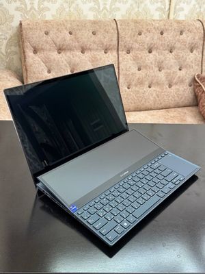 Продаётся ASUS ZenBook Pro Duo 15 UX582Z.