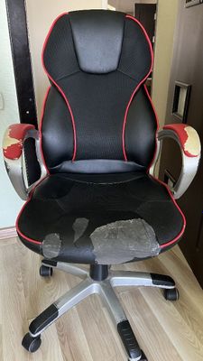 Продаю игровое кресло бу