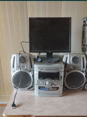 Продам музыкальный центр низкие цены