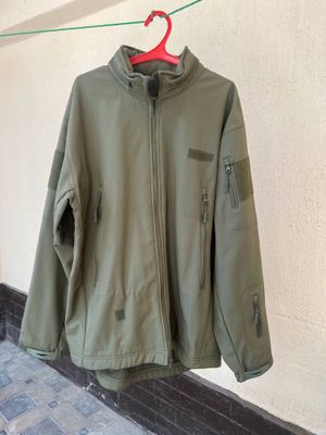 Kurtka xolati yaxshi 2,3 martta kiyilgan xitoyniki razmer 2 xl