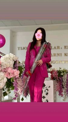 Elegant Ayollar Kostyumi