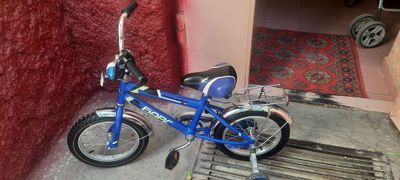 Продаётся детский велосипед 14.