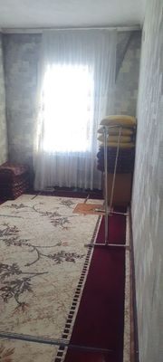 Чирчик шахар 8-микрораён 4-хона 4-этаж Квартира Ижарага Берилади