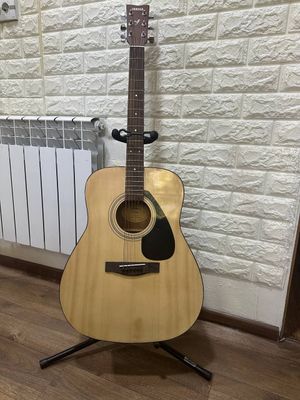 Продаётся акустическая гитара Yamaha