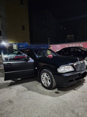 Mercedes-Benz w202
