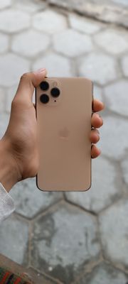 iPhone 11 pro sotiladi radnoy