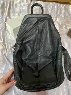 Рюкзак от бренда Kendall + Kylie
