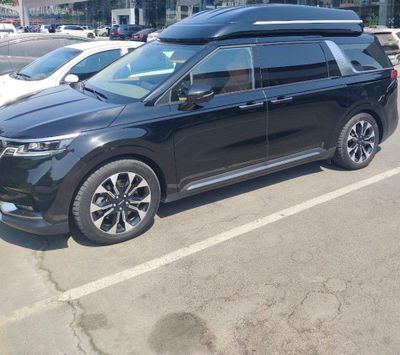Kia Carnival limousine