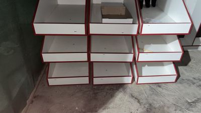 Полка в продуктовый магазин готовая очень вместительная