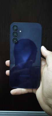Samsung Galaxy A15 lefon modeli: Galax