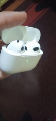 Airpod,Наушники коробка документ есть,звук громкий,микрофон рабочий.