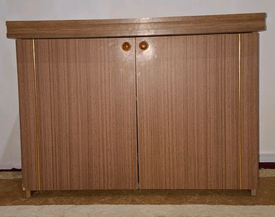 Polkali shkaf