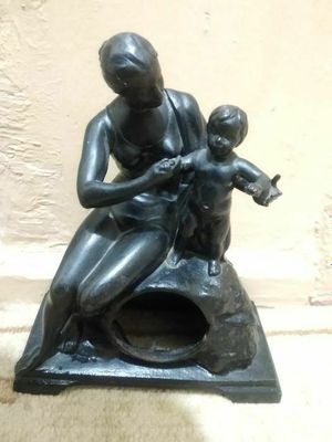 Касли Чугунная статуэтка Материнство