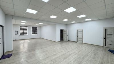 Аренда 60 квм на Урде 1 этаж свободной планировки