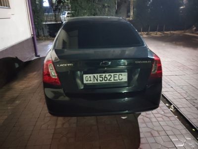 Продам Лассети 1.8 состояние отличное 2010
