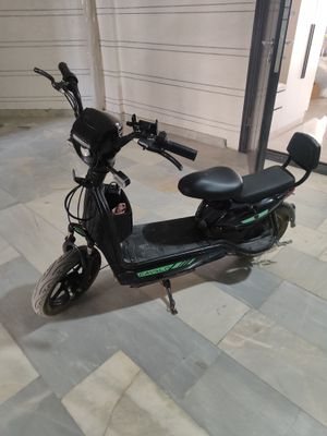 Cavalo elektron skuter , tezligi 30 km/soat , holati o'rta