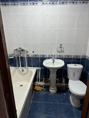Уч тепа туман такач махаллада 3/4/4 квартира узок муддатга оилага бери