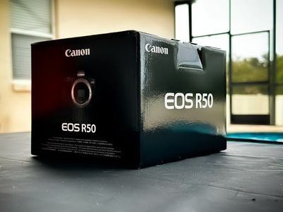 Фотоаппарат Canon R50 kit 18-150mm