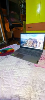Продам Ноутбук Lenovo Ips 2.5gz Nvidia mx 130 4gb