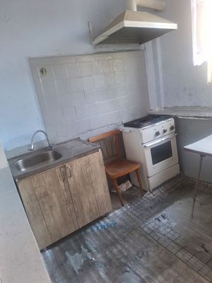 Куйлюк 5массивда 1хонали хонадон ижарага берилади 1этаж 5этажного дом