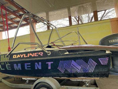 Катер Bayliner Element