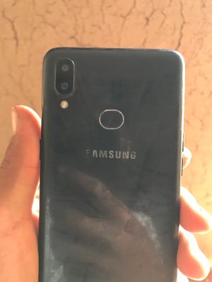 Samsung a 10s aybi ekran singan 400 som kelishamiz