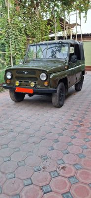 Uaz 469 sotiladi