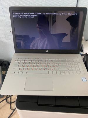 Срочно продам HP i5-8 пополения сенсерный с подцветкой клавы