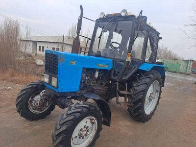 Traktor belarus 82.1