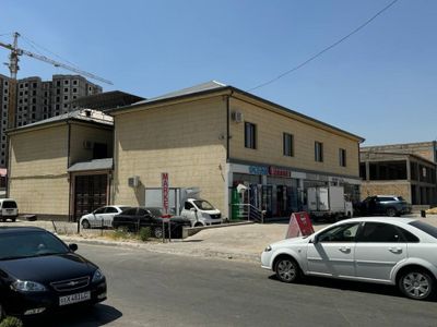 Аренда под офис, Клиника, Учебний центр улица Кумарик 1200м2+ , 8$ 1м2