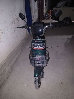Skuter sotiladi yangi 3 kun buldi srochni pul kerakligi uchun