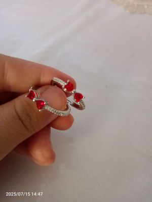 Qizil koʻzli uzuk