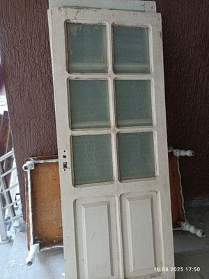 Eshiklar eskiroq yaxshi narx birerama