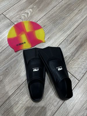 Ласты новые размер XS, р-р 30- 33, шапочка в подарок