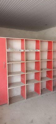 Полки для магазинов