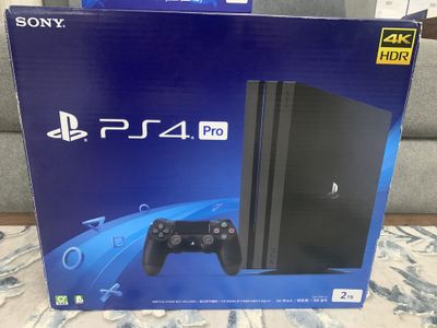 Playstation4 Pro 1TB 35 игр два джестика как на фото