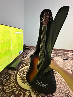 Akustik gitara 150$ kami bor