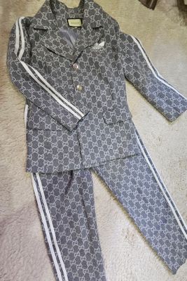 костюм Gucci,  состояние как новое.