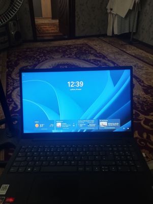 Noutbook sotiladi lenovo rayzin3