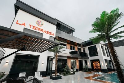 Сдаётся премиум дача в Чарваке «Ла-Террасса» на 15+ персоны