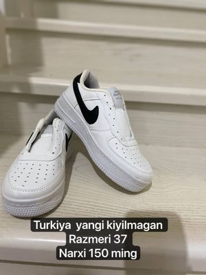 Yangi oyoq kiyim
