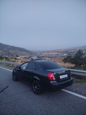 Lacetti gentra sotiladi