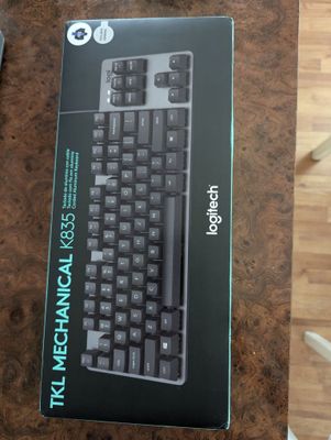 Механическая клавиатура проводная. Logitech.