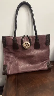 Новая женская  кожаная сумка. . Размер 30х40 см