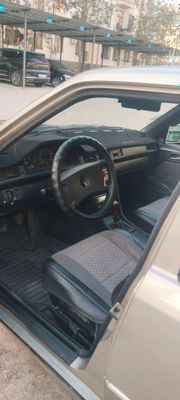 Продам mers w124 E230 1988года