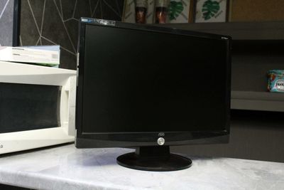 Монитор LOK 19 широкоформатный В хорошем состоянии